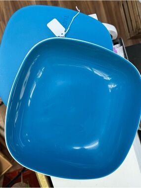 Tupperware Bright Blue Square Bowl with Lid